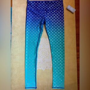NWT Disney Holographic Mermaid Leggins